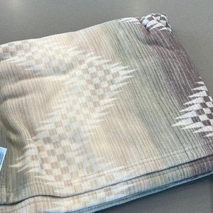 Pendleton willow basket cotton throw